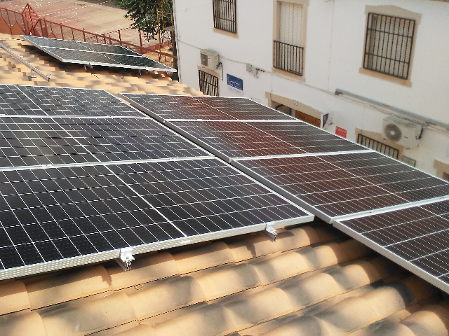 Instalación fotovoltaica de 5 kW para supermercado Covirán